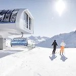 Das Central - Alpine . Luxury . Life Hotel