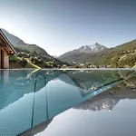 Das Central - Alpine . Luxury . Life Hotel 5*