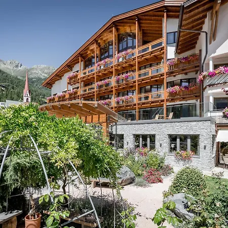 Das Central - Alpine . Luxury . Life Hotel 5*
