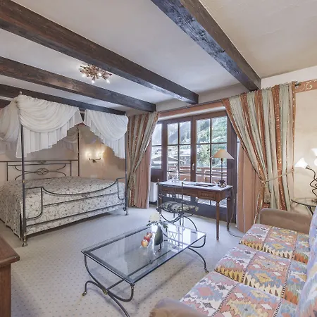 Hotell - Alpine . Luxury . Life