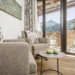 - Alpine . Luxury . Life Hotel