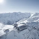 Hotel – Alpine . Luxury . Life 5*