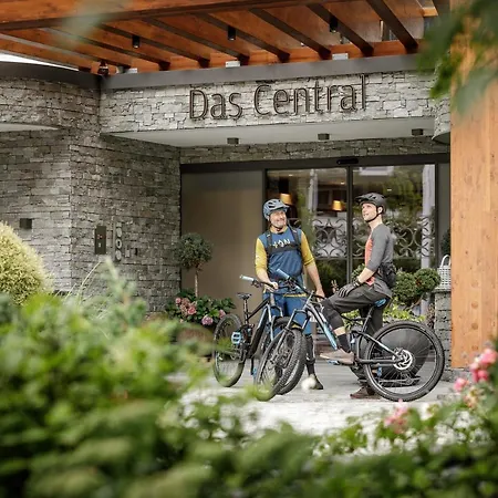 Ξενοδοχείο - Alpine . Luxury . Life