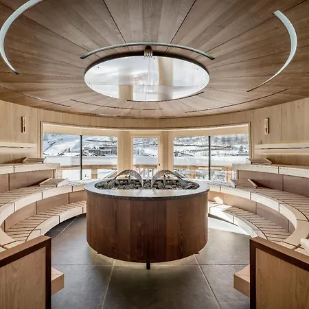 - Alpine . Luxury . Life Hotel Sölden