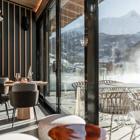 - Alpine . Luxury . Life 5*