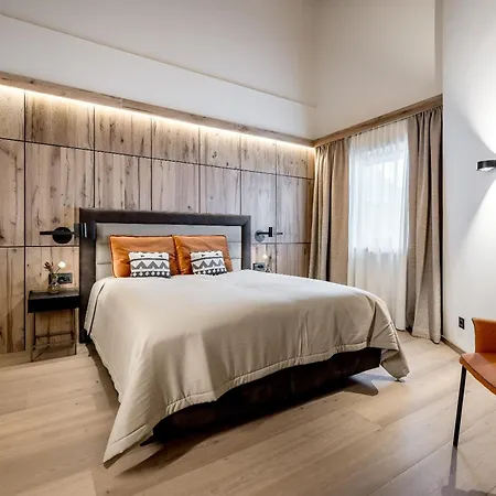 - Alpine . Luxury . Life 5*