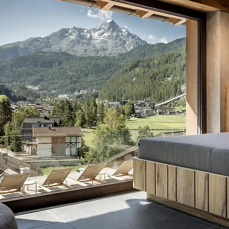 Hotel – Alpine . Luxury . Life Sölden