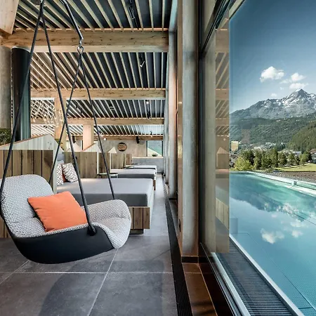 – Alpine . Luxury . Life 5* Sölden