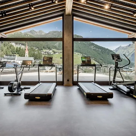 Отель - Alpine . Luxury . Life 5*