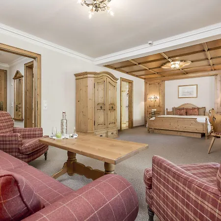 Отель - Alpine . Luxury . Life 5*