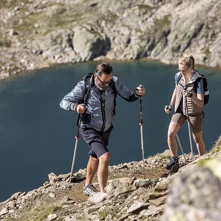 - Alpine . Luxury . Life 5*