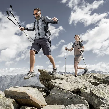 - Alpine . Luxury . Life Отель