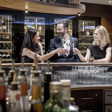 Ξενοδοχείο - Alpine . Luxury . Life Ζόλντεν