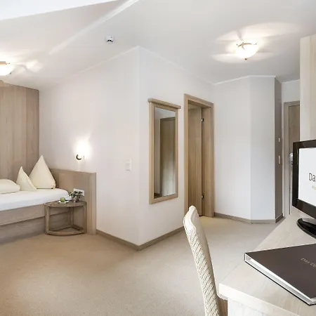 Отель - Alpine . Luxury . Life 5*