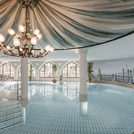 – Alpine . Luxury . Life Hotel 5*