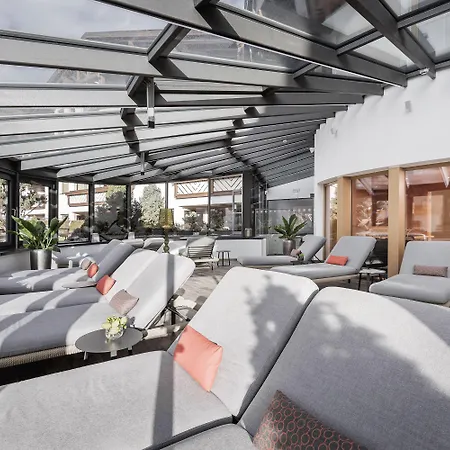 - Alpine . Luxury . Life Отель 5*