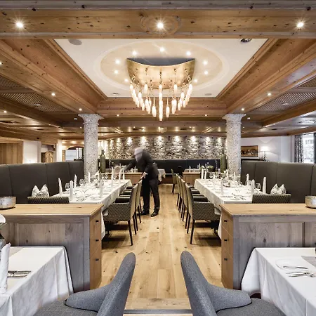 - Alpine . Luxury . Life 5* Зёльден