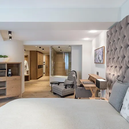 Отель - Alpine . Luxury . Life Зёльден