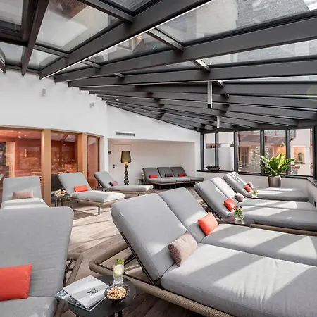 - Alpine . Luxury . Life 5* Зёльден