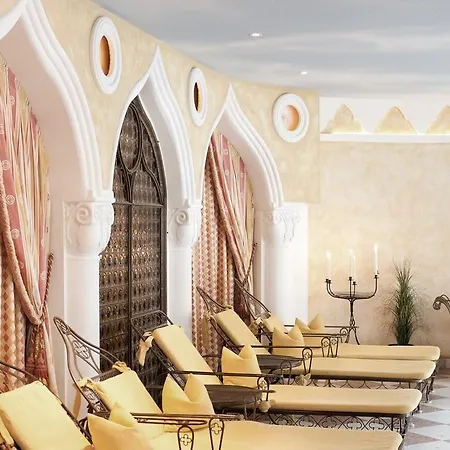 - Alpine . Luxury . Life 5* Зёльден