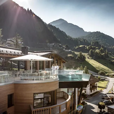 - Alpine . Luxury . Life 5* Зёльден