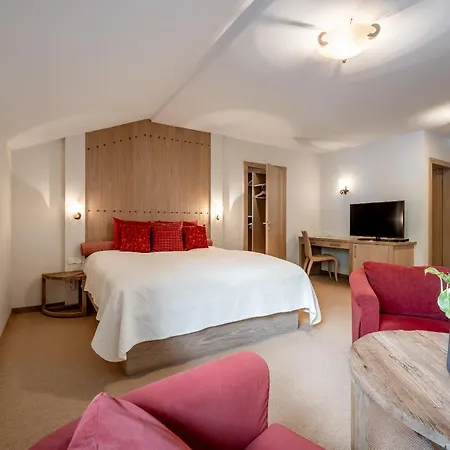 - Alpine . Luxury . Life Отель Зёльден