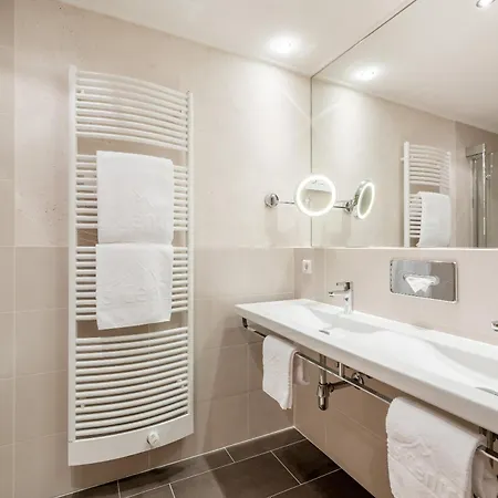 Отель - Alpine . Luxury . Life 5*