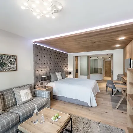 - Alpine . Luxury . Life 5*