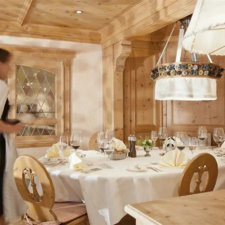 - Alpine . Luxury . Life