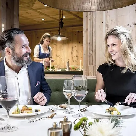 - Alpine . Luxury . Life 5* Sölden