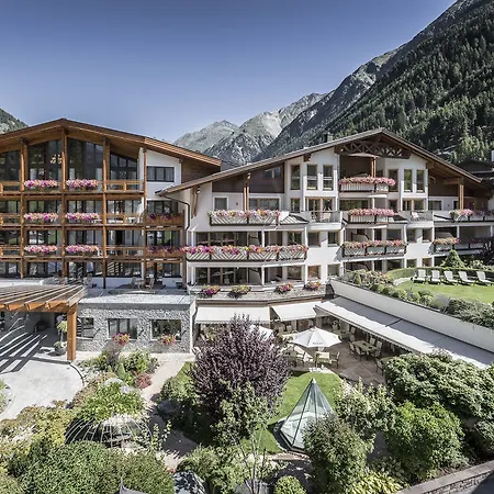 호텔 - Alpine . Luxury . Life