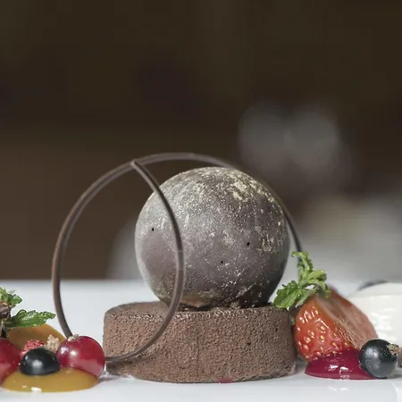 호텔 - Alpine . Luxury . Life 5*