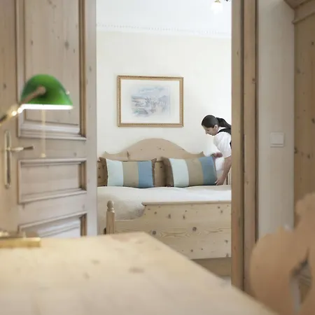 - Alpine . Luxury . Life 5* 솔덴