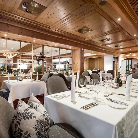 - Alpine . Luxury . Life Отель Зёльден