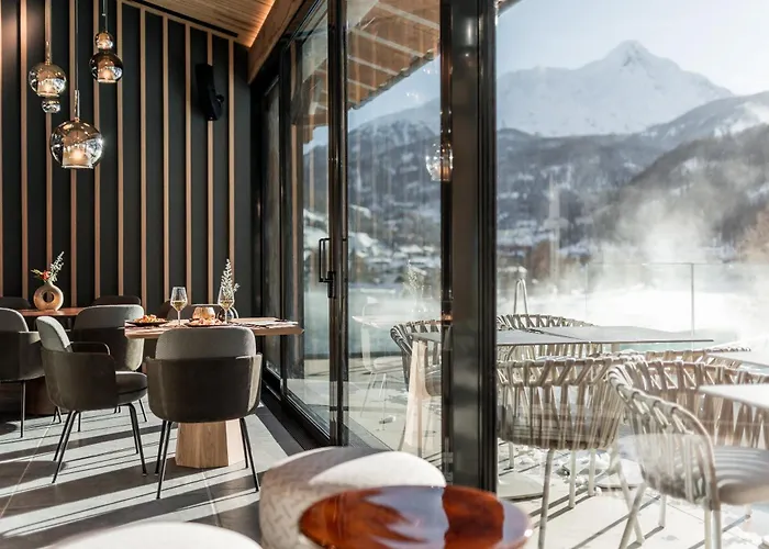 - Alpine . Luxury . Life 5*