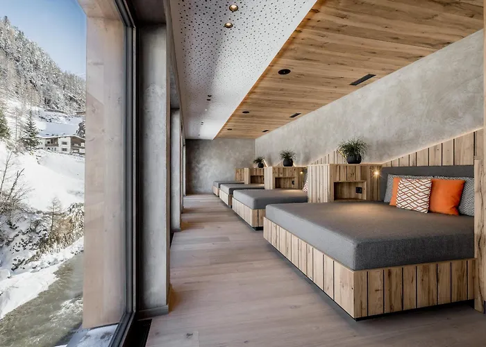 - Alpine . Luxury . Life 5* Sölden