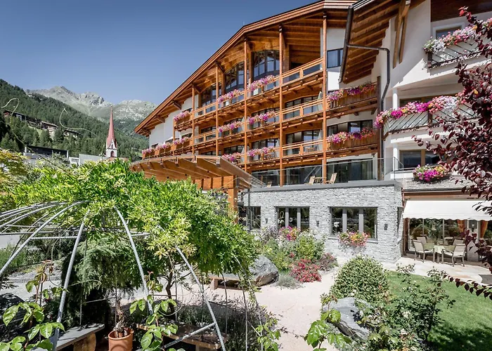 – Alpine . Luxury . Life Hotel 5*