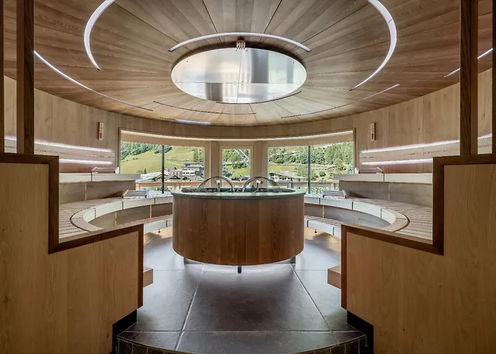 – Alpine . Luxury . Life Hotel 5*