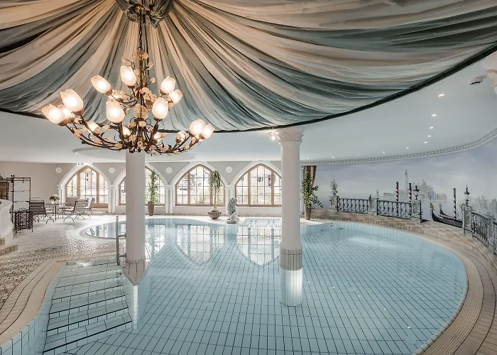 – Alpine . Luxury . Life Hotel 5*