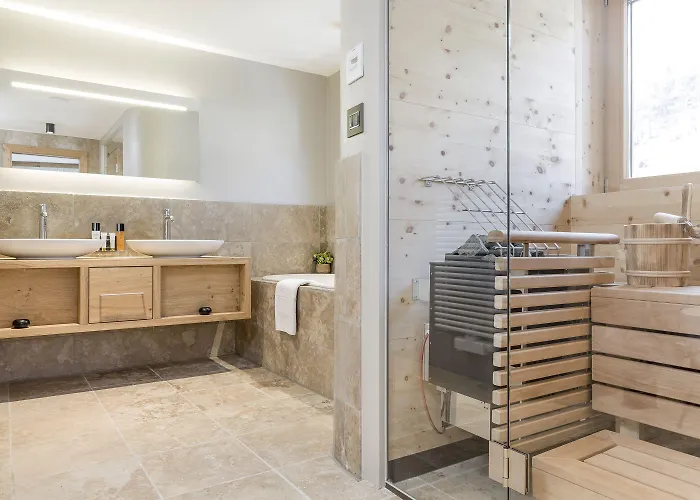 מלון - Alpine . Luxury . Life 5*