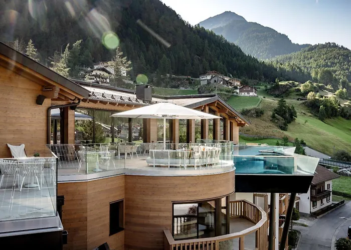 Hotel - Alpine . Luxury . Life